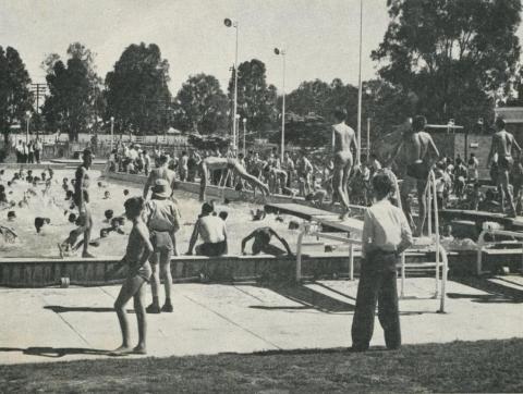 Olympic Pool, Sisely Avenue, Wangaratta, 1960