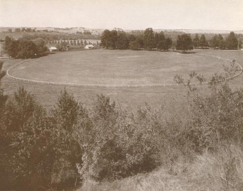 Heidelberg Park with Warringal Park in the background, 1937