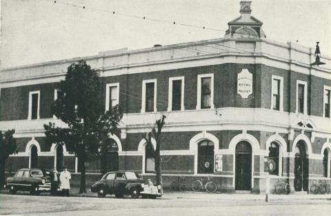 The Royal Hotel, Hare Street, Echuca, 1950