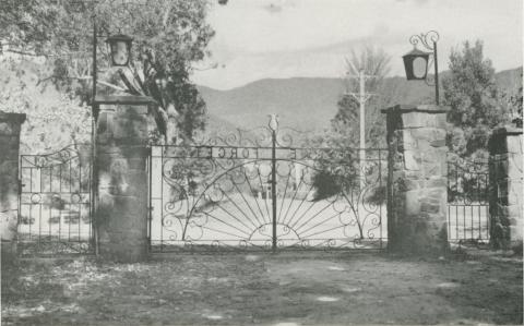 Memorial Gates at entrance to Park and Swimming Pool, Bright, c1960