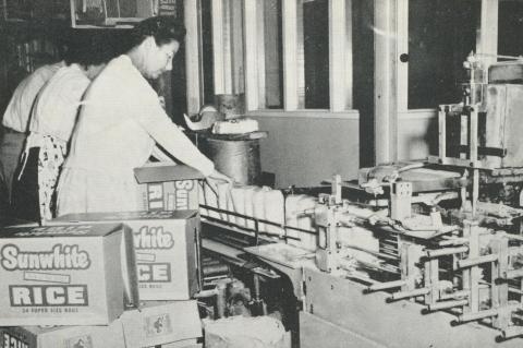 Packing Sunwhite Rice at Echuca Mills, 1968