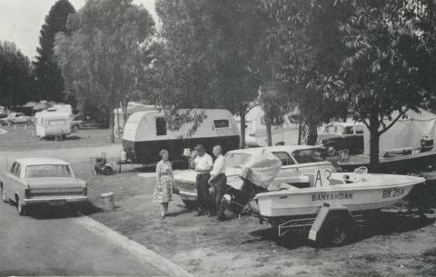 Echuca Caravan Park, 1968