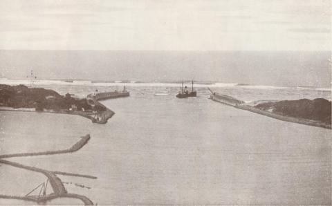 Aerial photograph of the entrance to the Gippsland Lakes, 1934