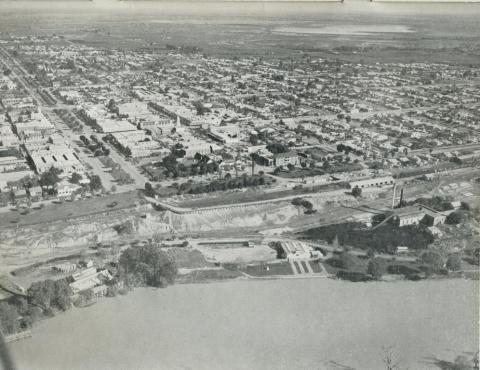 Aerial view of Mildura, 1964