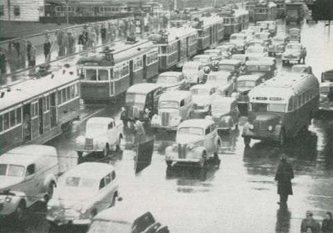 Peak hour traffic on Princes Bridge, Melbourne, 1957