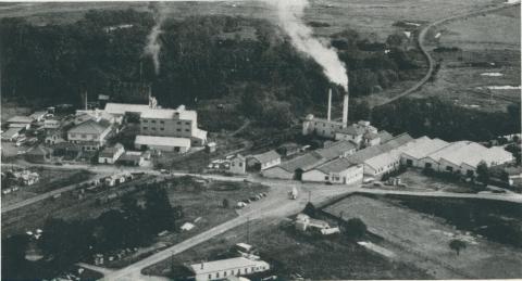 Aerial view of Maffra Co-operative and Nestle's butter and cheese factories, 1955