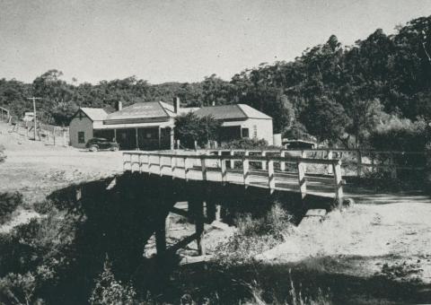 The Blue Duck Hotel, Glen Wills, 1955