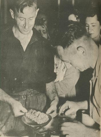 The weighing of a large gold nugget, Wedderburn, 1950