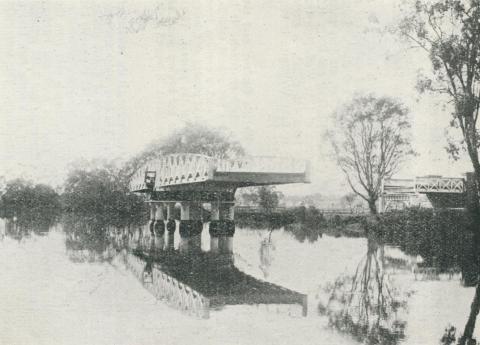 Swing Bridge, junction of Latrobe and Thomson Rivers, Sale, 1938