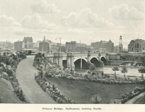 Princes Bridge, Melbourne, looking north, 1900