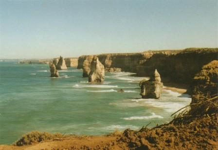 The Great Ocean Road, the stately 12 Apostles east of Port Campbell