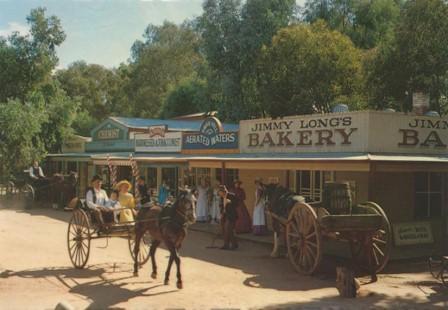 Street of shops, Swan Hill