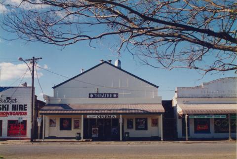 Mansfield shops and cinema, 1997