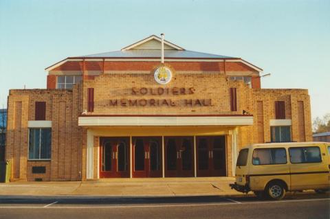 Soldiers Memorial Hall, Donald, 2000