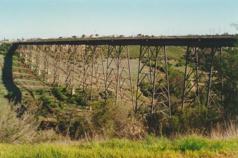 Rail viaduct Maribyrnong River, 2000