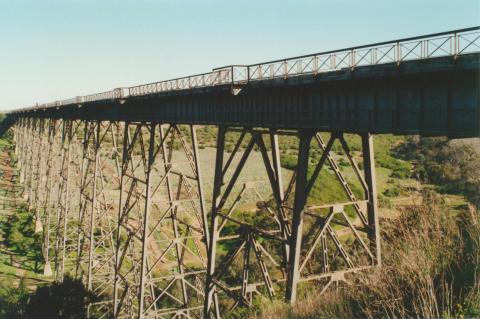 Rail viaduct Maribyrnong River, 2000