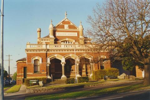 Former Court House, Moonee Ponds, 2000