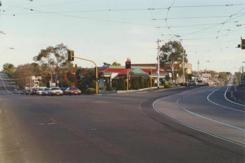 Corner of Toorakand Camberwell roads, Hartwell, 2000