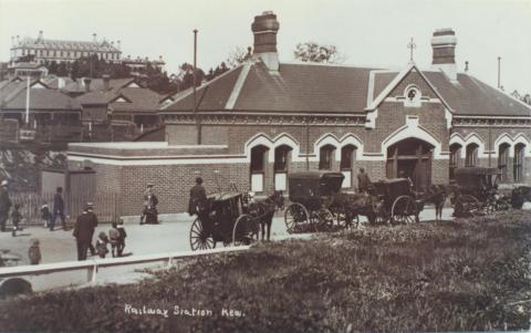 Kew Railway Station