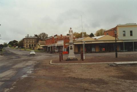 Clunes Post Office and War Memorial, 2000