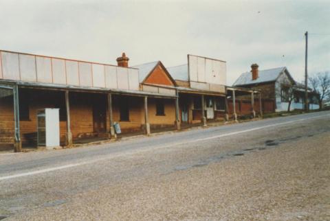 Newtown, Beechworth, before shops refurbished