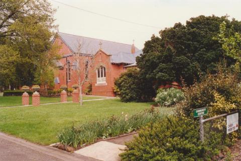 Bungaree Catholic Church and Hall, 2000