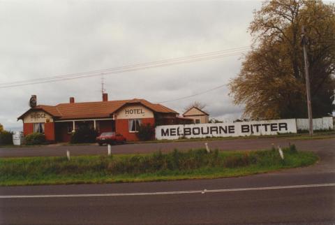 Bridge Hotel, Bungaree, 2000