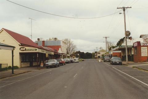 High Street Trentham, looking east, 2000