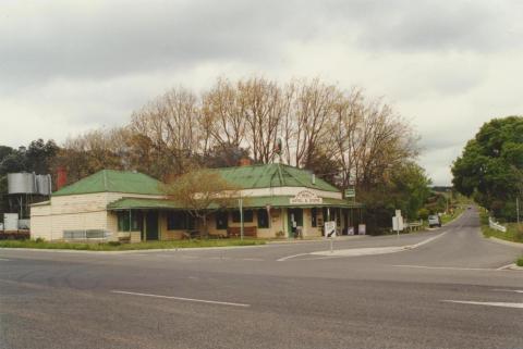 Greendale Hotel and store, 2000