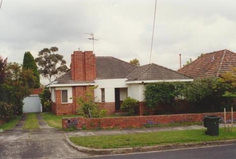 Melcombe Road, Ivanhoe (Jennings estate), 2000