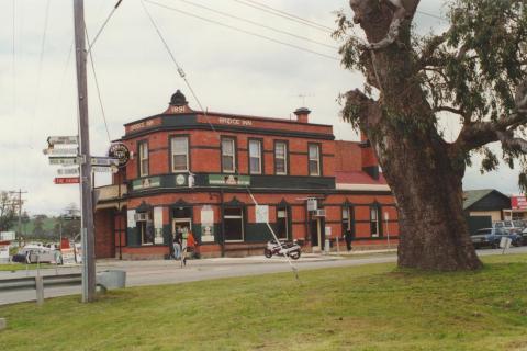 Mernda, 2000