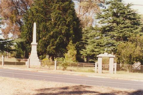 Harcourt monument, 2001