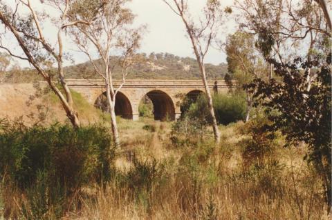 Harcourt Rail Bridge, Barkers Creek, 2001