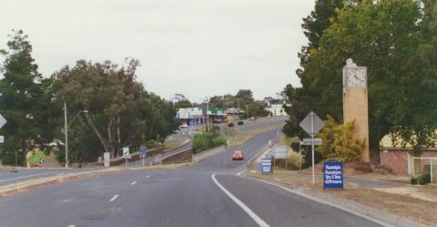 Winchelsea Bridge and clock, 2001