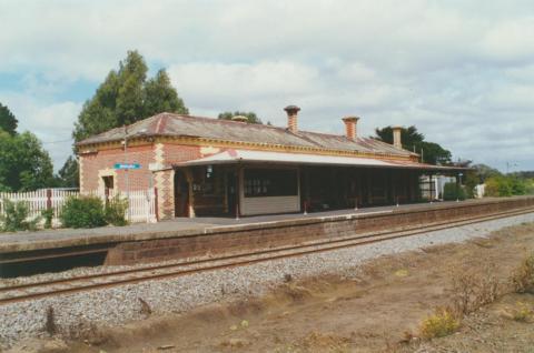 Birregurra Railway Station, 2001