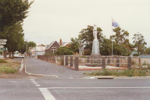 Beeac War Memorial, 2001