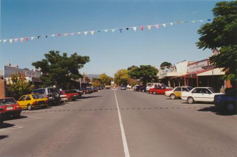 Binney Street, Euroa, 2001