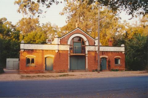 Euroa flour mill, Kirkland Street, 2001