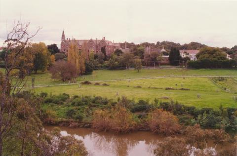 Abbotsford Convent, 2001