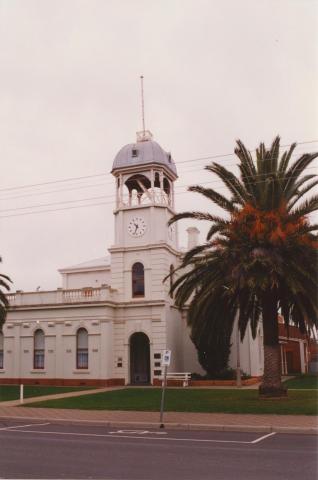 Inglewood borough hall, 2001