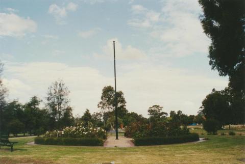 Toongabbie Gardens, 2002