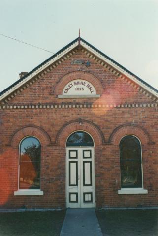 Oxley Shire Hall, 2002