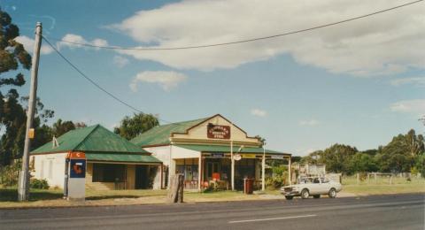 Cowwarr General Store, 2002