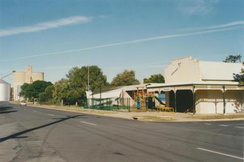 Tungamah, 2002