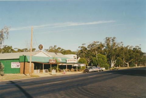 Katamatite, 2002