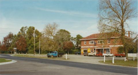 Palace Hotel, Lang Lang, 2002