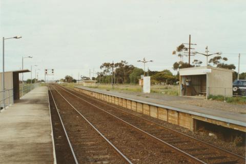 Rockbank Railway Station, 2002