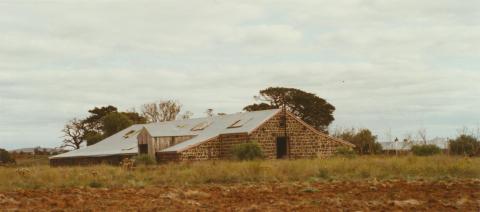 Deanside woolshed, Reed Court, Rockbank, 2002