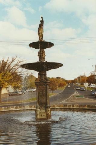 Fountain, Gisborne, 2002