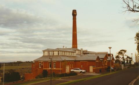 Boiler House Arts Centre, Caloola, Sunbury, 2002